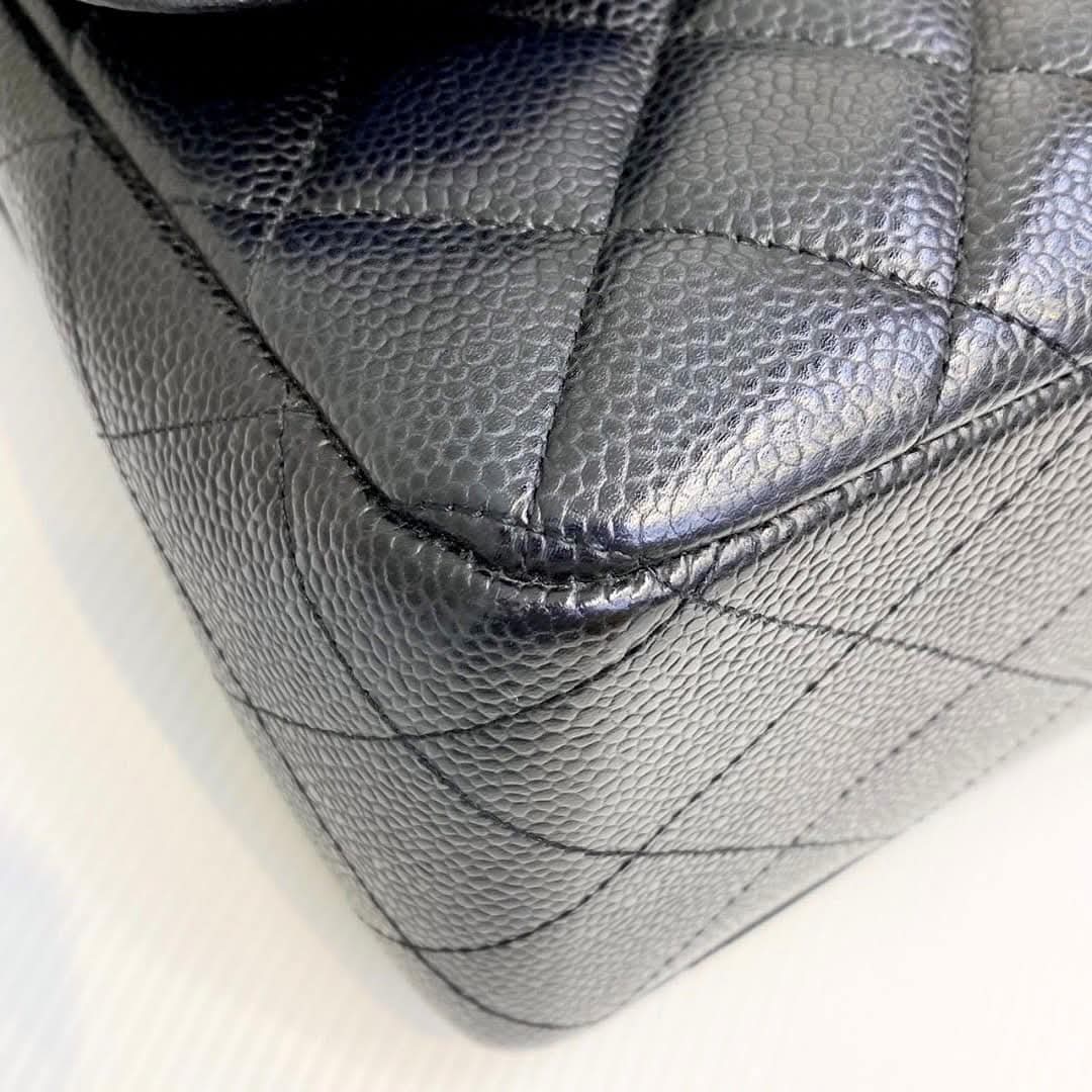 Chanel Classic maxi single flap