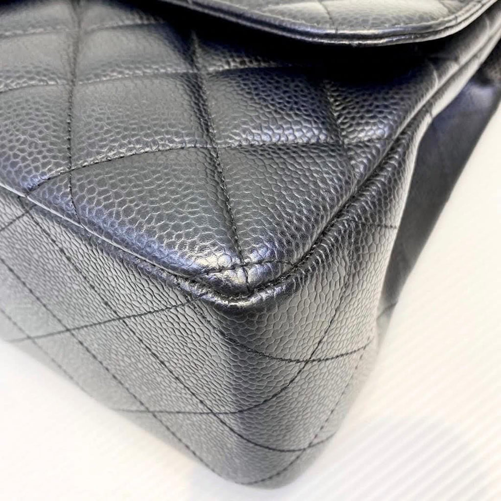Chanel Classic maxi single flap
