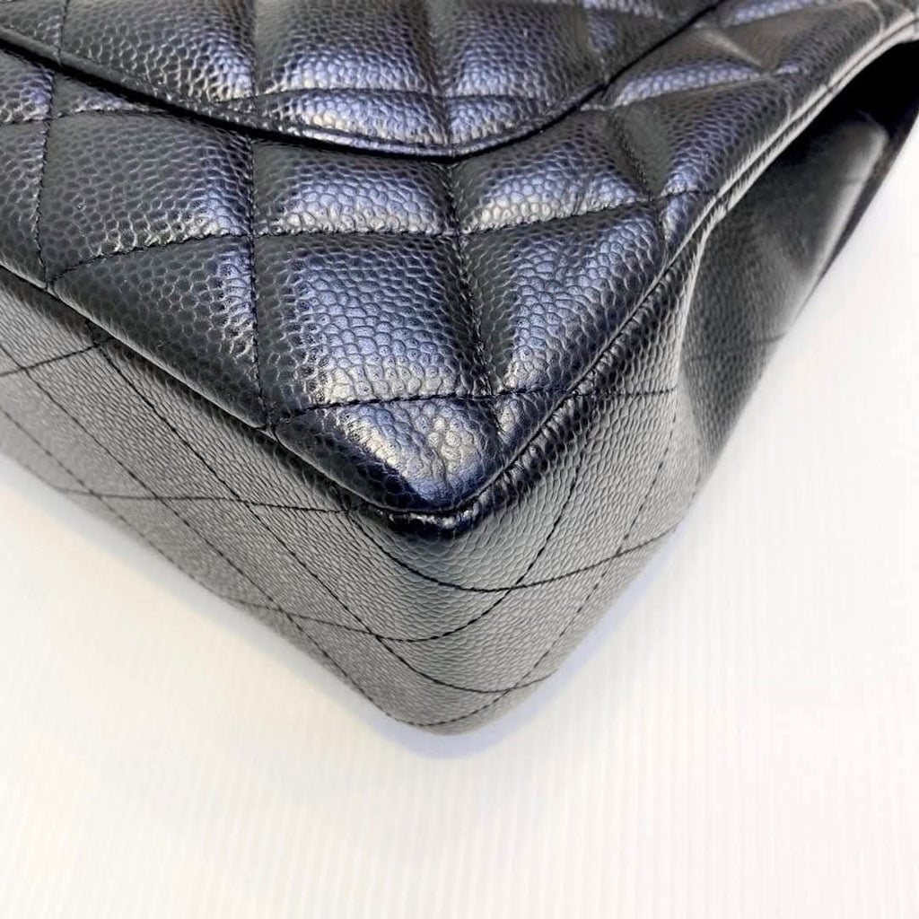 Chanel Classic maxi single flap