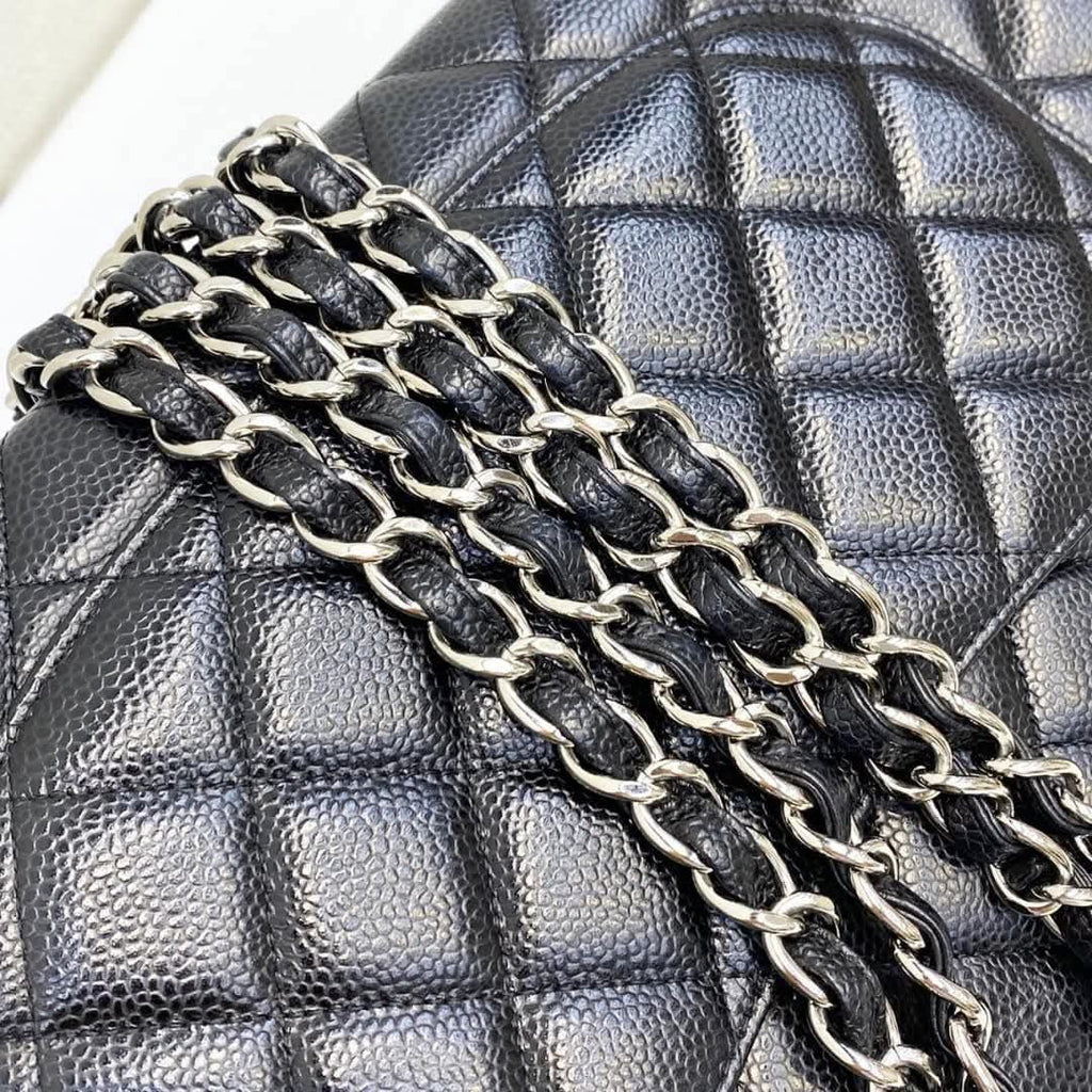 Chanel Classic maxi single flap