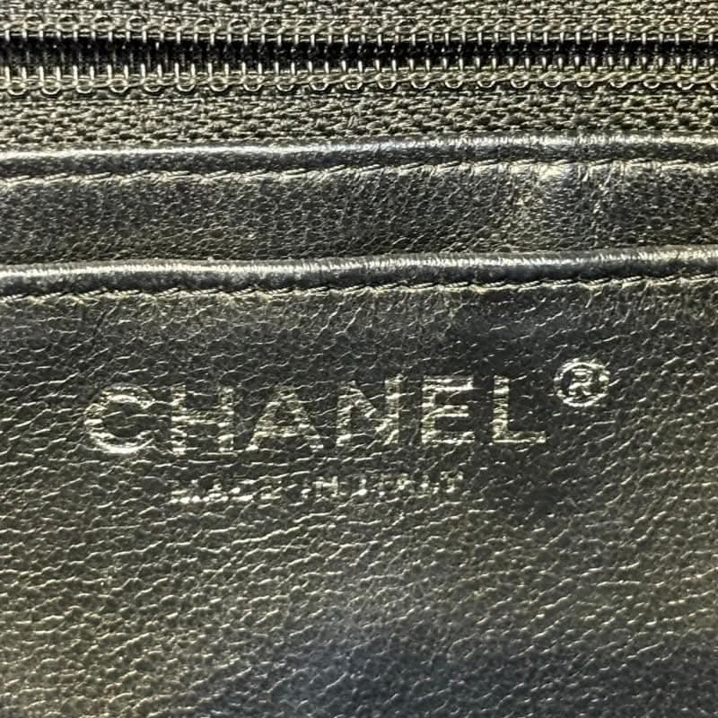 Chanel Classic maxi single flap
