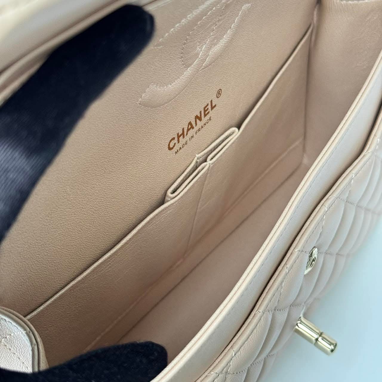 Chanel Classic 10 Beige Pearl GHW