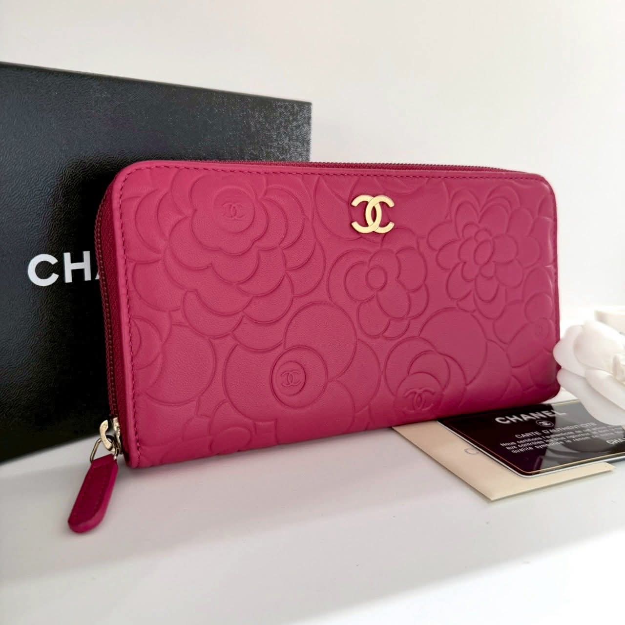 Chanel Camellia Holo169