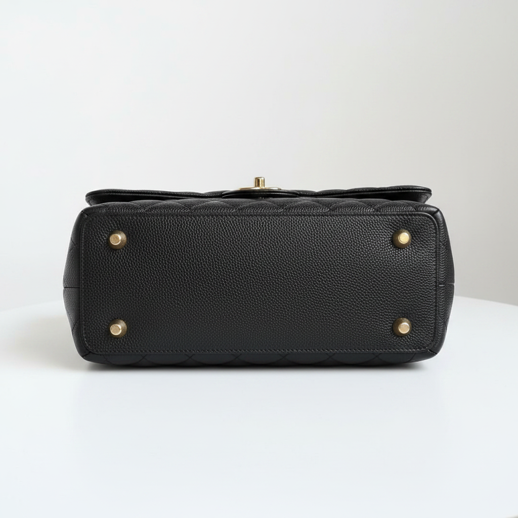 Chanel Maxi Single Flap – bottom base stitching detail