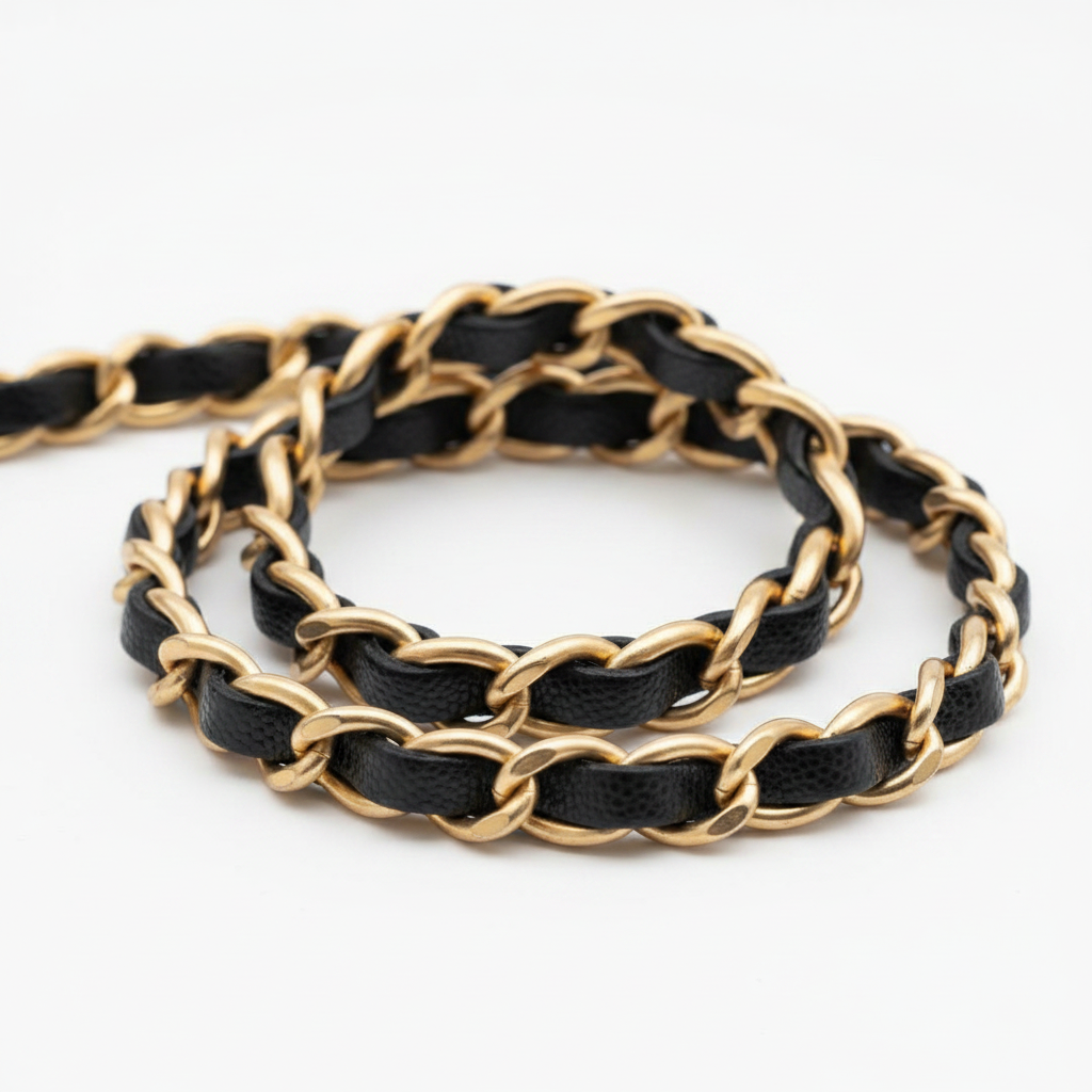 Chanel Maxi Single Flap – chain strap detail
