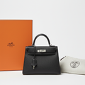 Hermès Kelly 25 Togo Black - Front view with full set